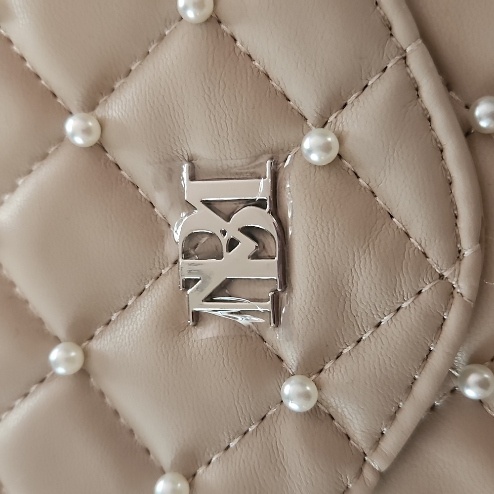 BADGLEY MISCHKA Quilted Crossbody Bag - Picture 4 of 12